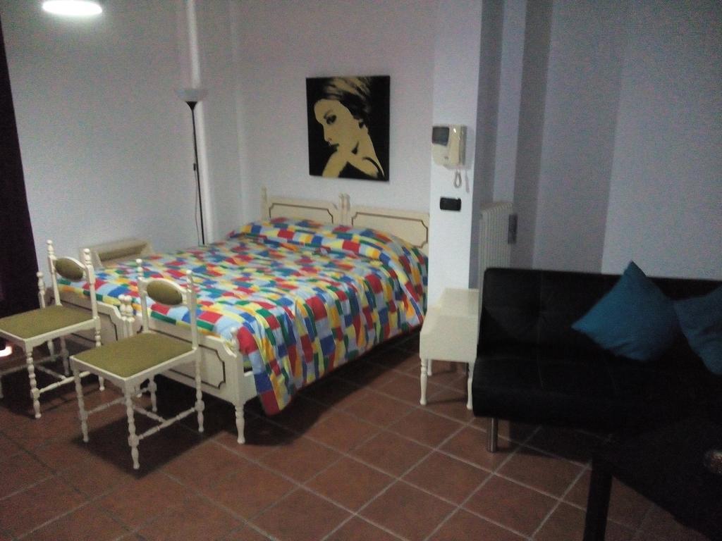 Dimora Donna Clara Panzió Conversano Szoba fotó